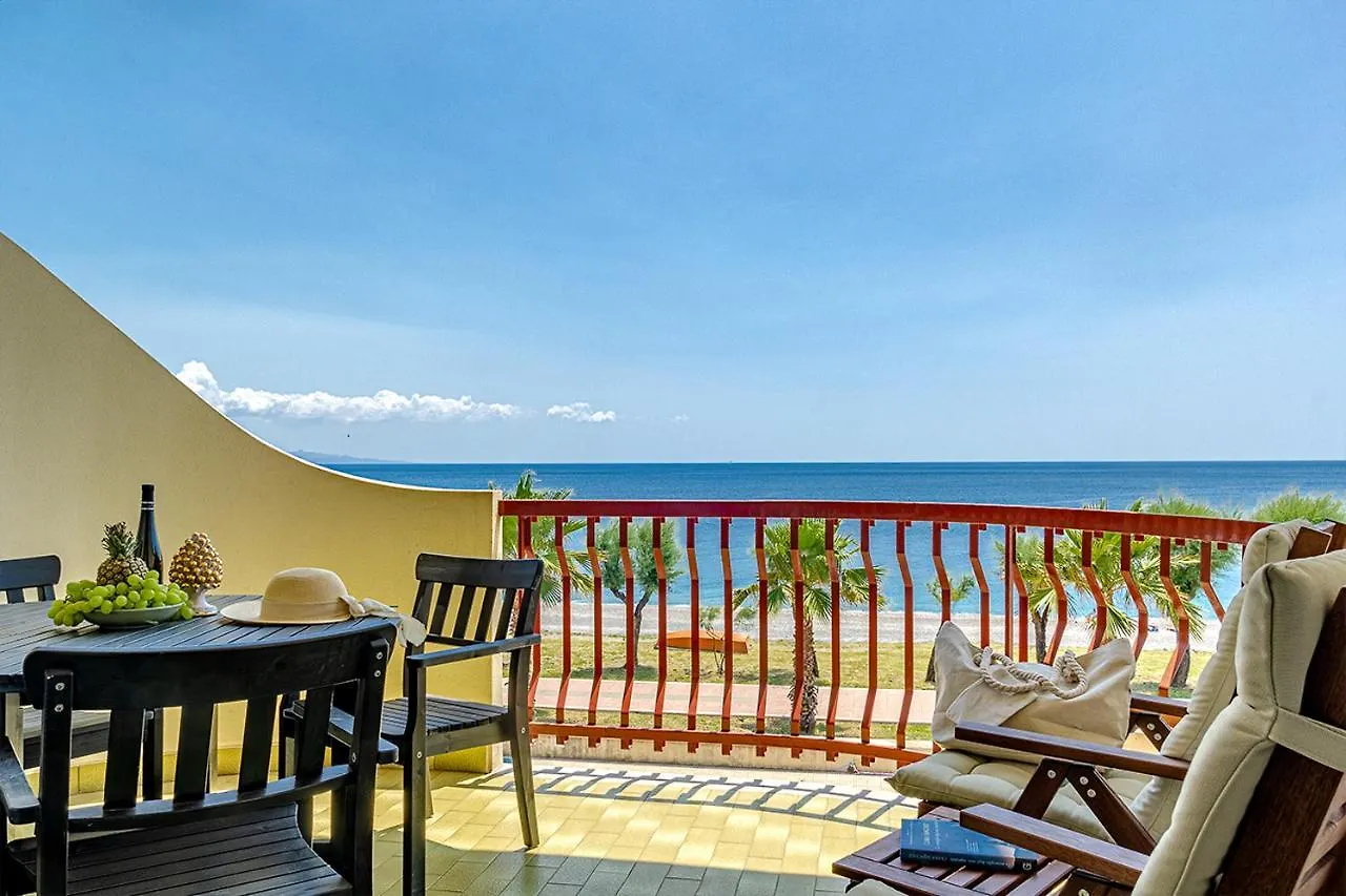 Apartment Petit Sea Suite Nizza di Sicilia