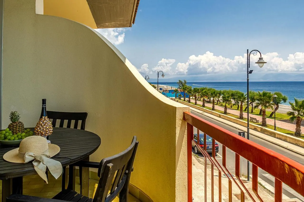 Apartment Petit Sea Suite Nizza di Sicilia Italy